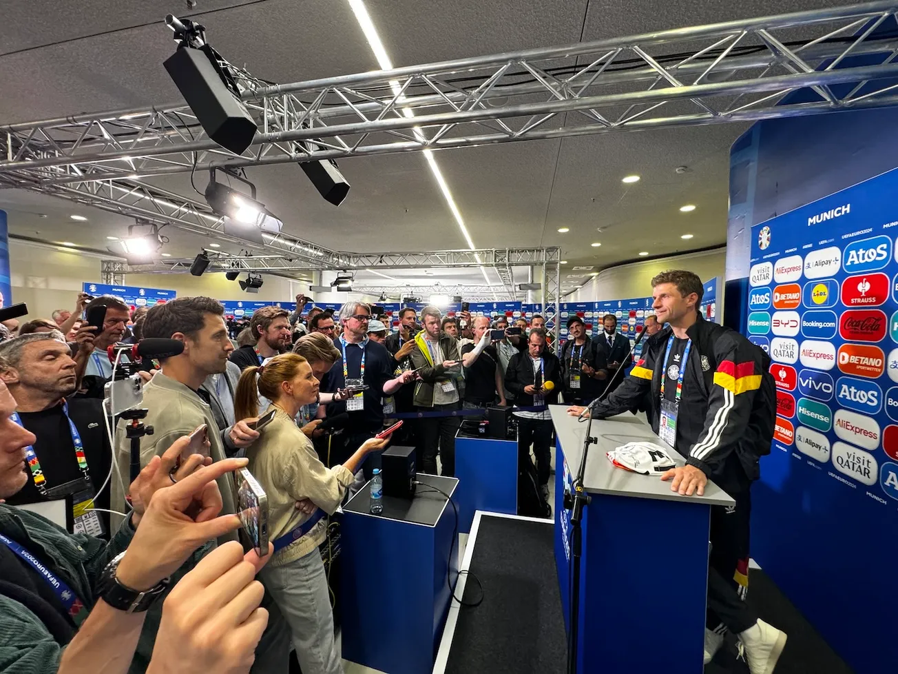 Thomas Müller in der Presserunde. Foto: Fever Pit'ch