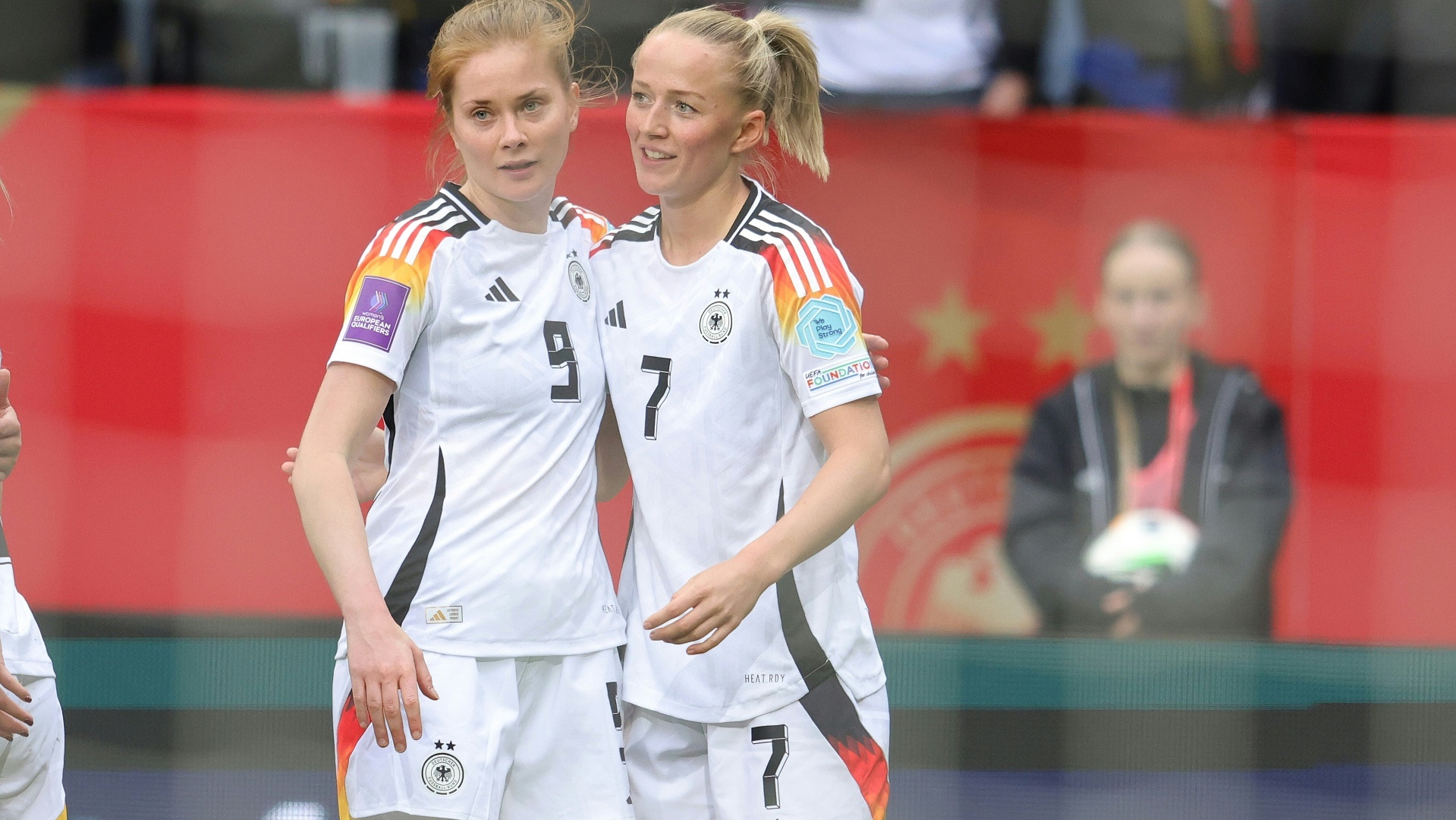 DFB-Frauen: Jahresabschluss im EM-Land und gegen Italien