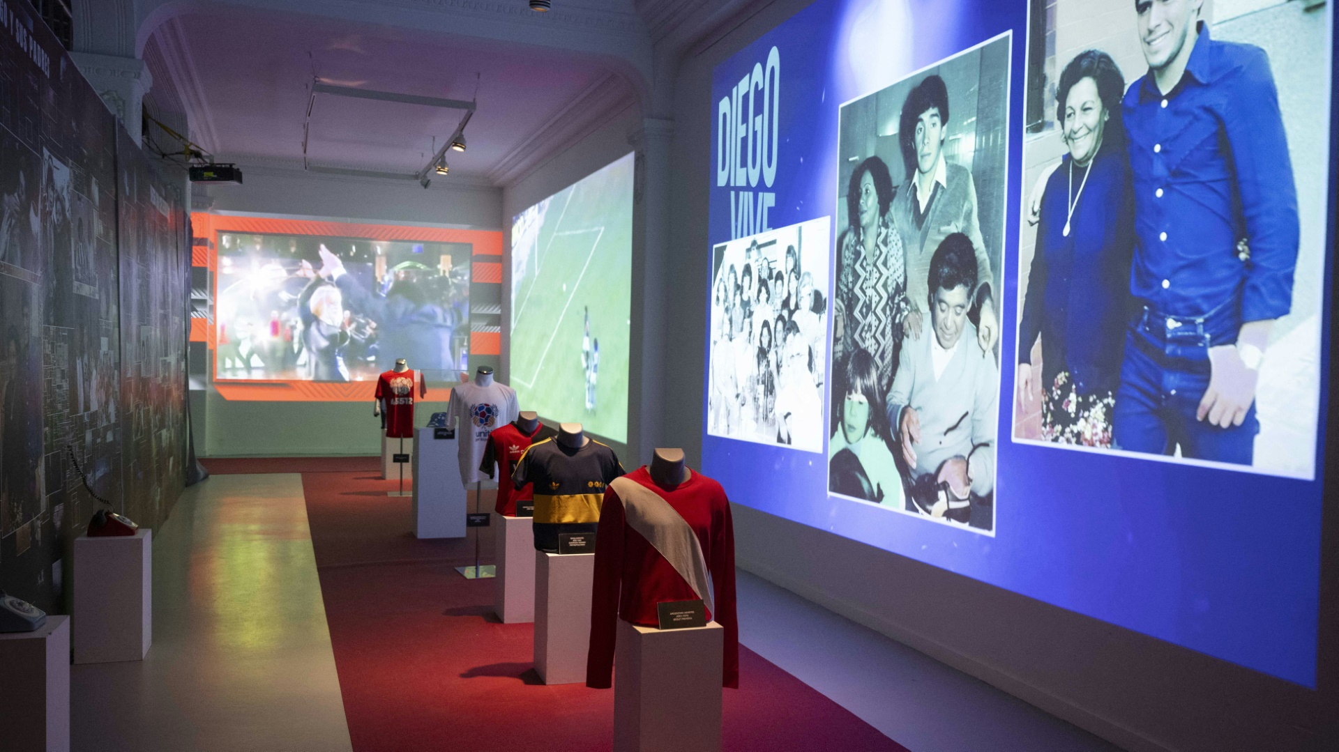 "Diego lebt": Immersive Maradona-Ausstellung in Barcelona