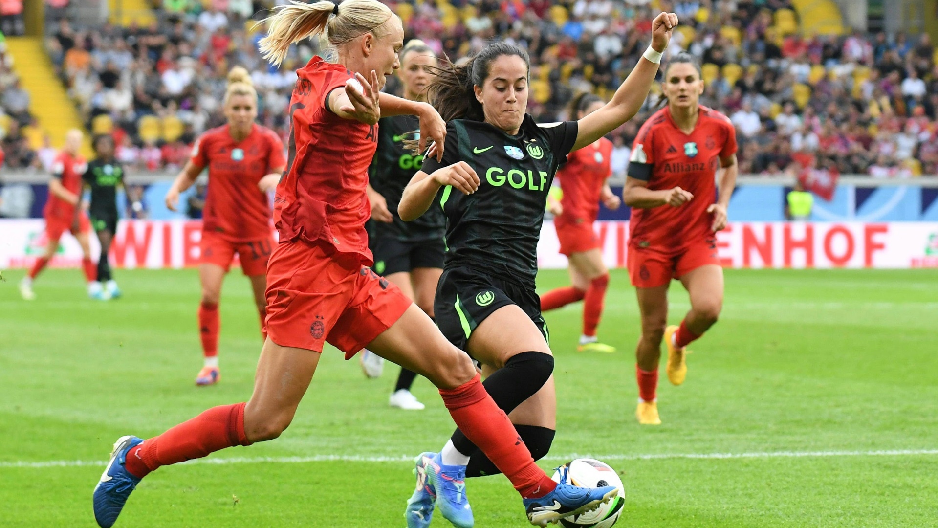 Frauen-Bundesliga: Wolfsburg gegen Bayern am Samstagabend