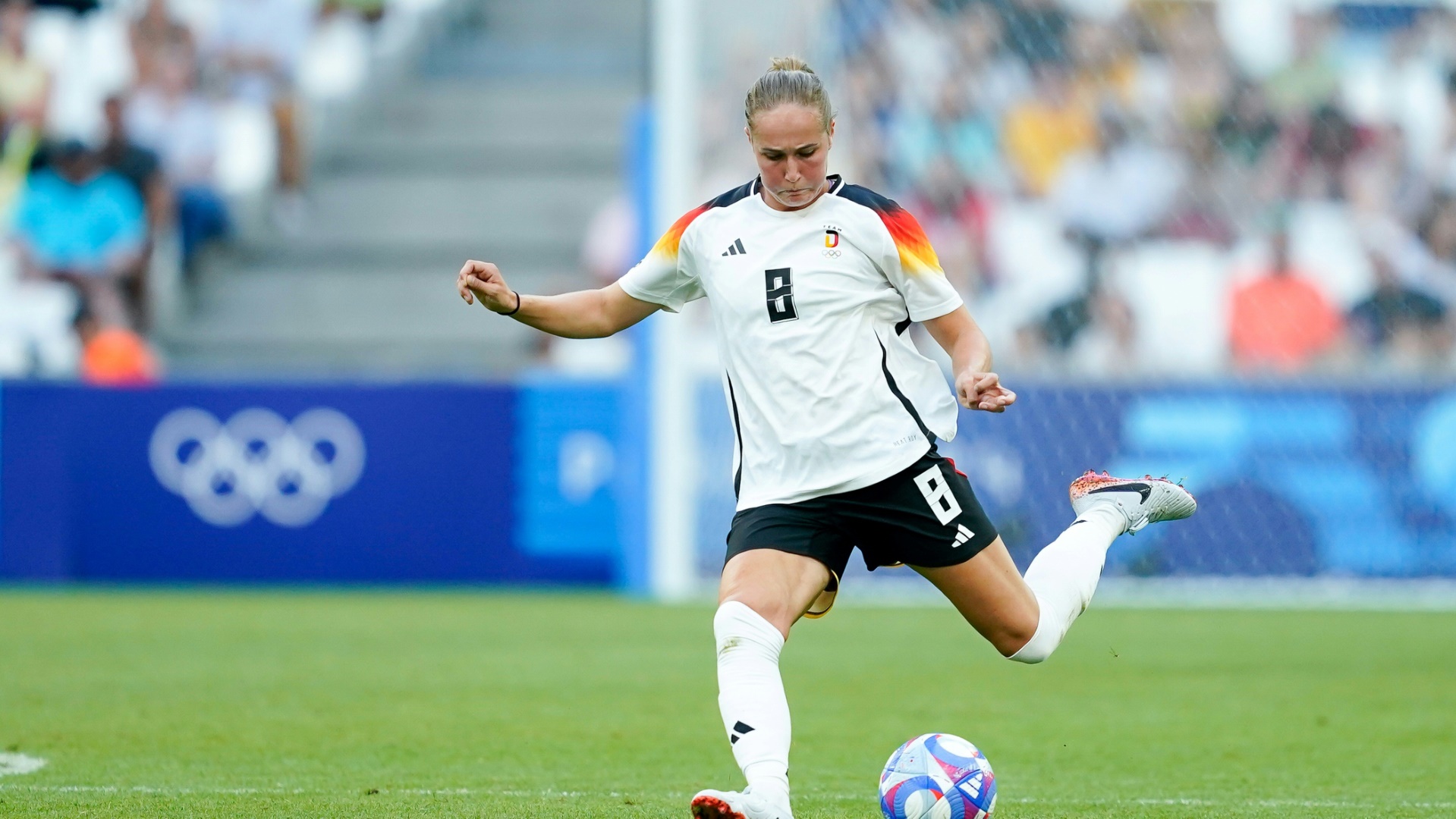 DFB-Frauen: Anyomi und Lohmann gegen USA von Anfang an