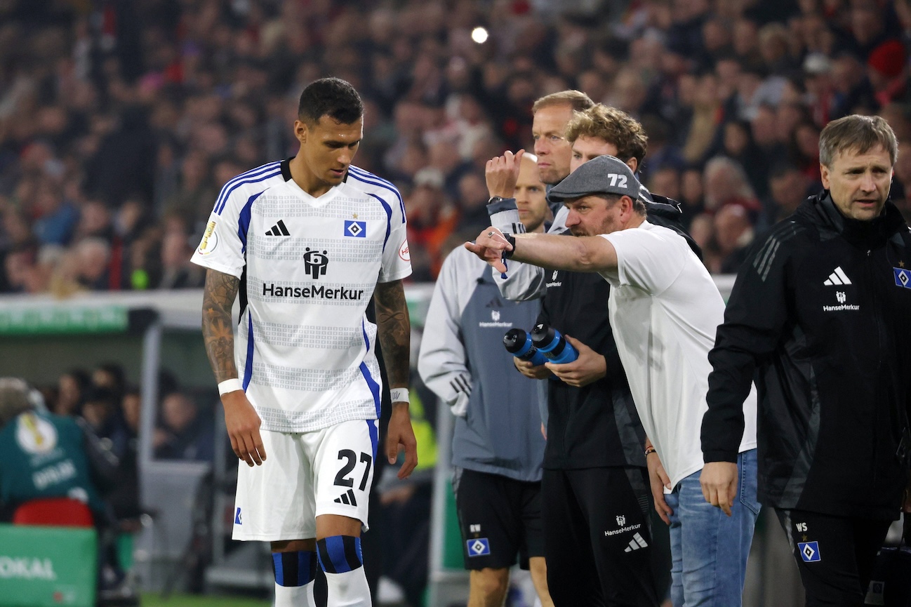 Davie Selke bei Trainer Baumgart. Foto: Imago / Fotostand