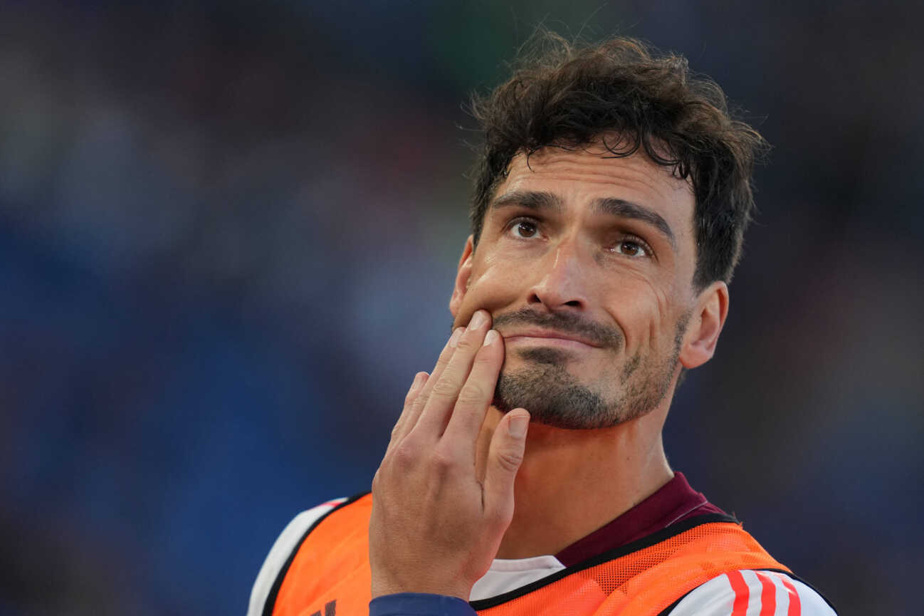 Roma& x2019;s Mats Hummels during the Serie A EniLive soccer match between Roma and Bologna at the Rome s Olympic stadium, Italy - Sunday November 10, 2024 - Soccer ( Photo by Alfredo Falcone LaPresse ) PUBLICATIONxNOTxINxITAxFRAxCHN Copyright: xAlfredoxFalcone LaPressex