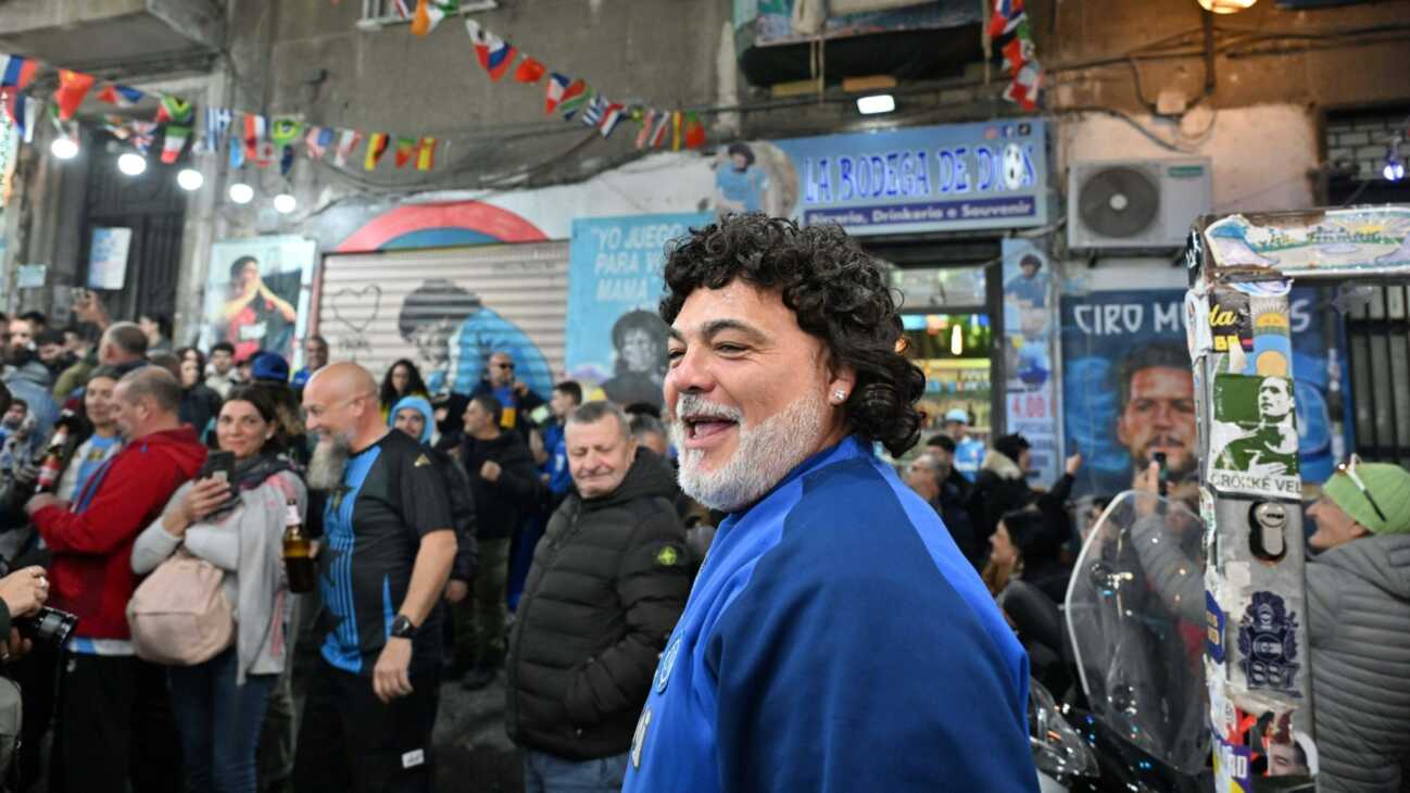 Vierter Todestag: Neapel gedenkt Maradona