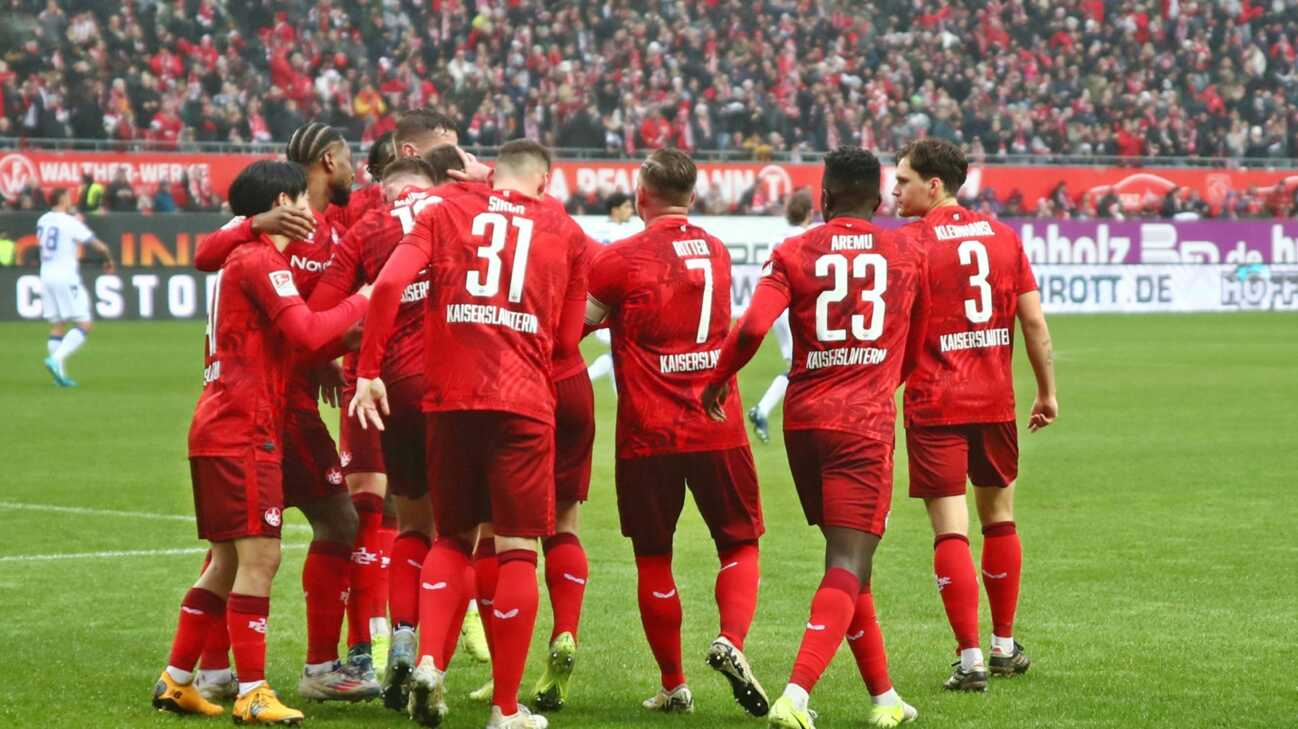 Lauf geht weiter: Lautern feiert Derbysieg gegen Karlsruhe