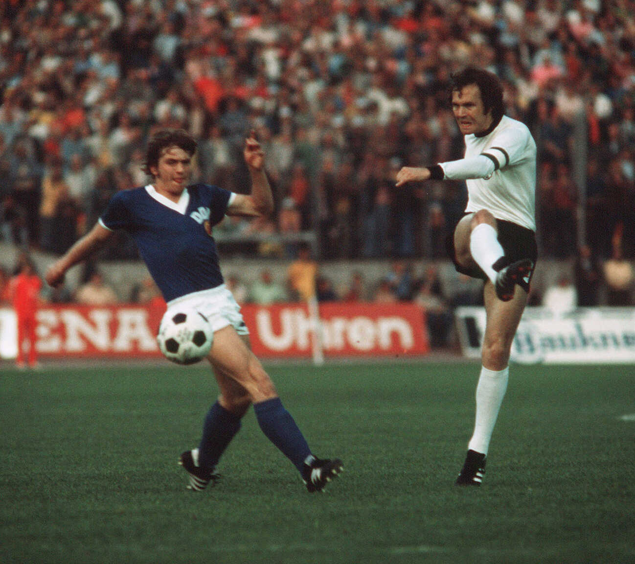 RECORD DATE NOT STATED Fussball WM Weltmeisterschaft 1974 74 in Hamburg, Deutschland vs. DDR Deutsch Demokratische Republik, Franz Beckenbauer (GER) *** Soccer World Cup 1974 74 in Hamburg, Germany vs GDR German Democratic Republic, Franz Beckenbauer GER