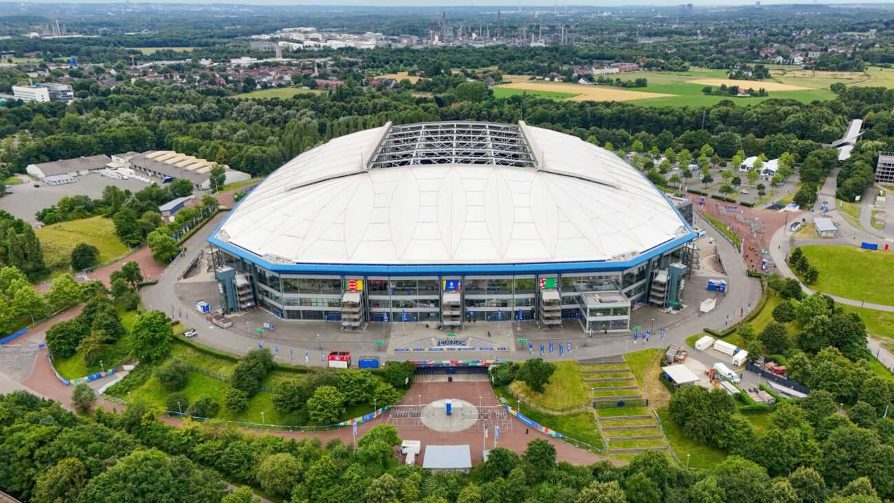 Schalke beginnt mit Verkauf der Stadionanteile