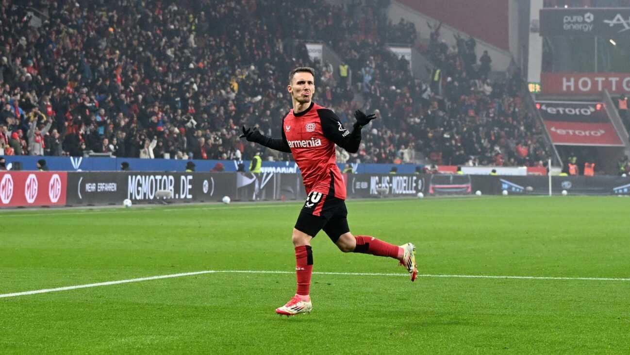 Traumhafter Grimaldo-Freistoß: Bayer besteht gegen Mainz