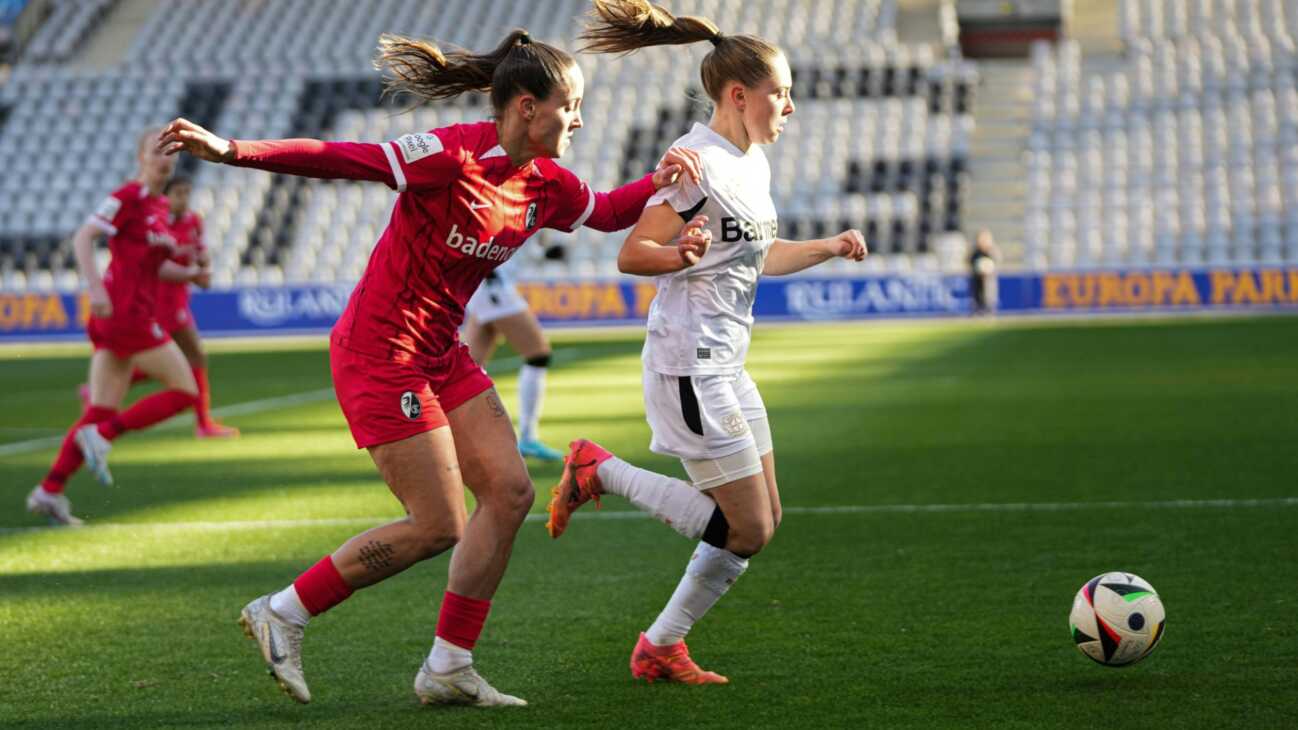 Bayer-Frauen gewinnen Wiederholungsspiel in Freiburg