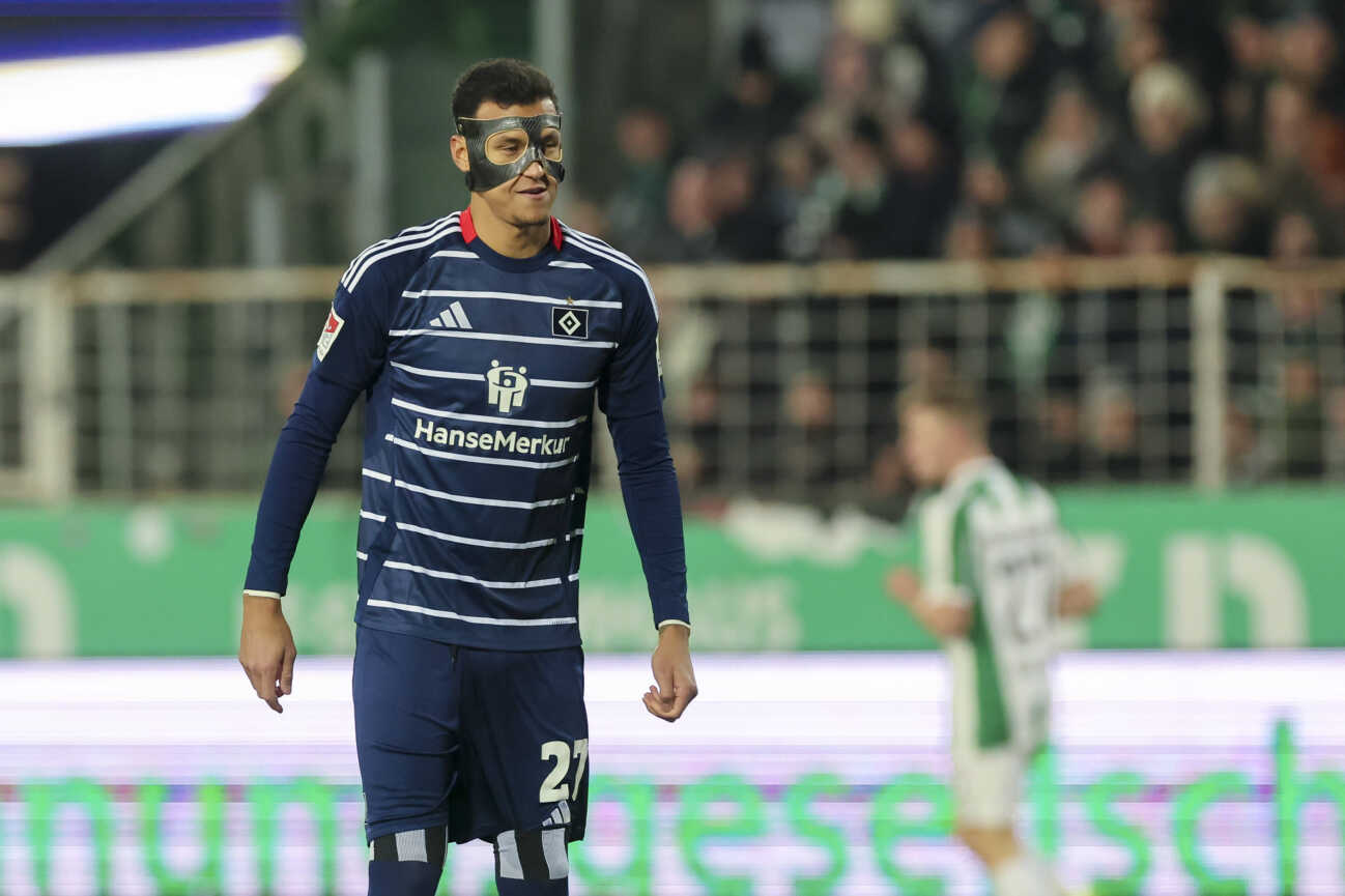 Davie Selke (Hamburger SV) schaut enttaeuscht, 2. Bundesliga, Preußen Münster vs Hamburger SV, Preußenstadion am 07. February 2025 in Münster, Deutschland. (Foto von Marco Steinbrenner DeFodi Images) Davie Selke (Hamburger SV) looks dejected, 2. Bundesliga, Preußen Münster vs Hamburger SV, Preußenstadion, February 7, 2025 in Münster, Germany. (Photo by Marco Steinbrenner DeFodi Images) DFB DFL REGULATIONS PROHIBIT ANY USE OF PHOTOGRAPHS AS IMAGE SEQUENCES AND OR QUASI-VIDEO. Defodi-700_muenster_hsv_20250207_143 *** Davie Selke Hamburger SV looks disappointed, 2 Bundesliga, Preußen Münster vs Hamburger SV, Preußenstadion, February 07, 2025 in Münster, Germany Photo by Marco Steinbrenner DeFodi Images Davie Selke Hamburger SV looks disappointed, 2 Bundesliga, Preußen Münster vs Hamburger SV, Preußenstadion, February 7, 2025 in Münster, Germany Photo by Marco Steinbrenner DeFodi Images DFB DFL REGULATIONS PROHIBIT ANY USE OF PHOTOGRAPHS AS IMAGE SEQUENCES AND OR QUASI VIDEO Defodi 700 muenster hsv 20250207 143 Defodi-700 DFB DFL REGULATIONS PROHIBIT ANY USE OF PHOTOGRAPHS AS IMAGE SEQUENCES AND OR QUASI-VIDEO.