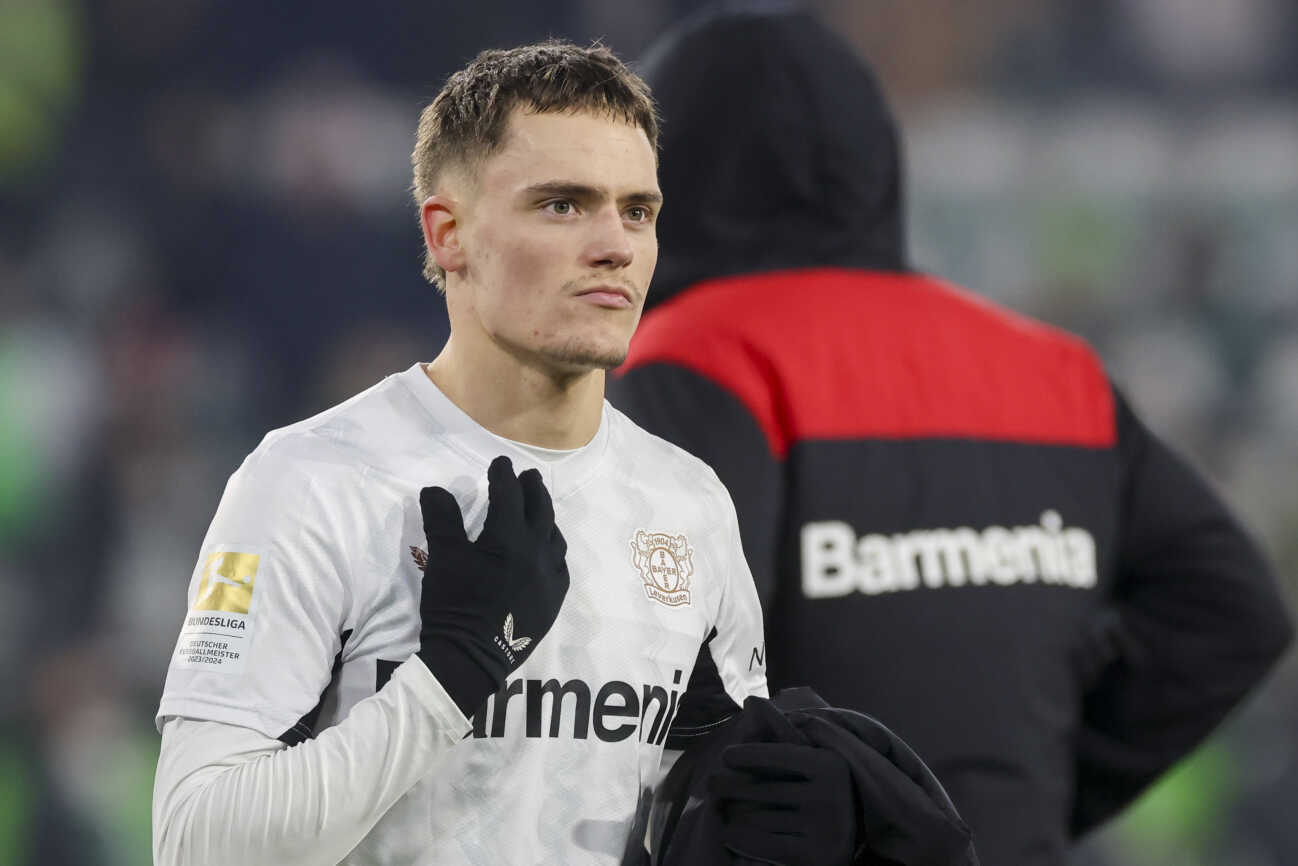 Florian Wirtz (Bayer 04 Leverkusen) schaut enttaeuscht, Bundesliga, VfL Wolfsburg v Bayer 04 Leverkusen, Volkswagen Arena am 08. February 2025 in Wolfsburg, Deutschland. (Foto von Marco Steinbrenner DeFodi Images) Florian Wirtz (Bayer 04 Leverkusen) looks dejected, Bundesliga, VfL Wolfsburg v Bayer 04 Leverkusen, Volkswagen Arena, February 8, 2025 in Wolfsburg, Germany. (Photo by Marco Steinbrenner DeFodi Images) DFL regulations prohibit any use of photographs as image sequences and or quasi-video. Defodi-700_wob_lev_20250208_264 Defodi-700 DFL regulations prohibit any use of photographs as image sequences and or quasi-video.