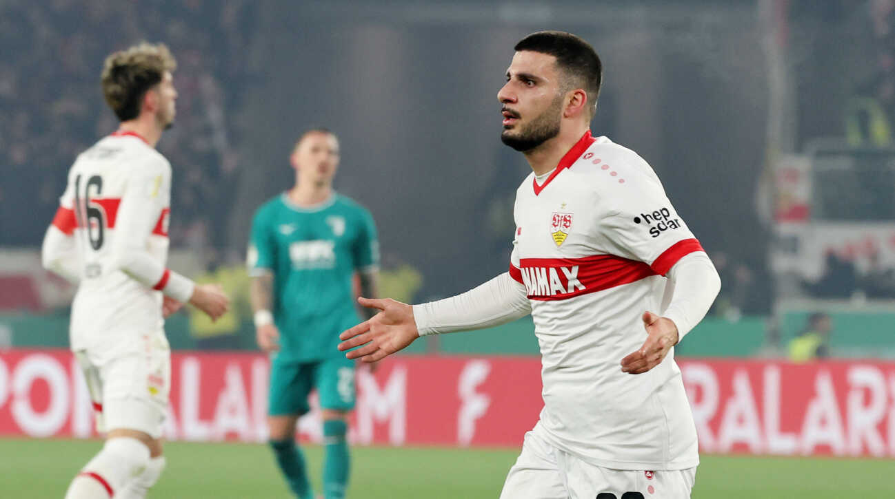 Stuttgart , Fussball DFB Pokal Viertelfinale VfB Stuttgart vs. FC Augsburg , Jubel Deniz Undav ( VfB ) Gemäß den Vorgaben des DFB Deutschen Fußball Bundes ist es untersagt, in dem Stadion und oder vom Spiel angefertigte Fotoaufnahmen in Form von Sequenzbildern und oder videoähnlichen Fotostrecken zu verwerten bzw. verwerten zu lassen. *** Stuttgart , Football DFB Cup quarter-final VfB Stuttgart vs FC Augsburg , Cheering Deniz Undav VfB According to the regulations of the DFB German Football Association, it is prohibited to use or have used photographs taken in the stadium and or of the match in the form of sequential images and or video-like photo series