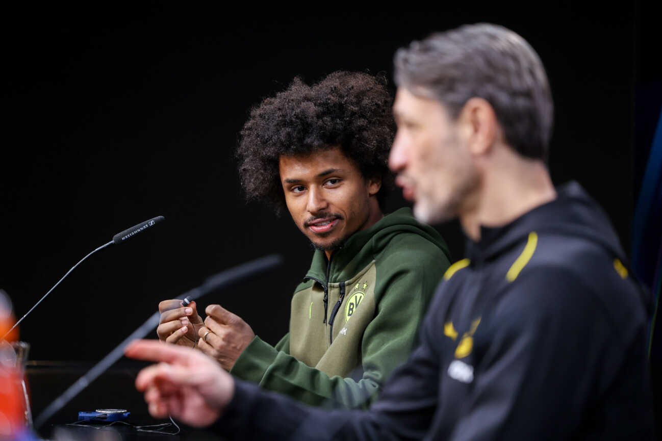 03.03.2025, Pressekonferenz zum UEFA Champions League Spiel zwischen Borussia Dortmund und OSC Lille, v. l. Karim Adeyemi (Borussia Dortmund), Trainer Niko Kovac (Borussia Dortmund), Dortmund Signal Iduna Park NRW Deutschland xRHR-FOTO DEx *** 03 03 2025, Press conference for the UEFA Champions League match between Borussia Dortmund and OSC Lille, f l Karim Adeyemi Borussia Dortmund , Coach Niko Kovac Borussia Dortmund , Dortmund Signal Iduna Park NRW Germany xRHR PHOTO DEx Copyright: DennisxEwert RHR-FOTOx RHR-FOTO DE