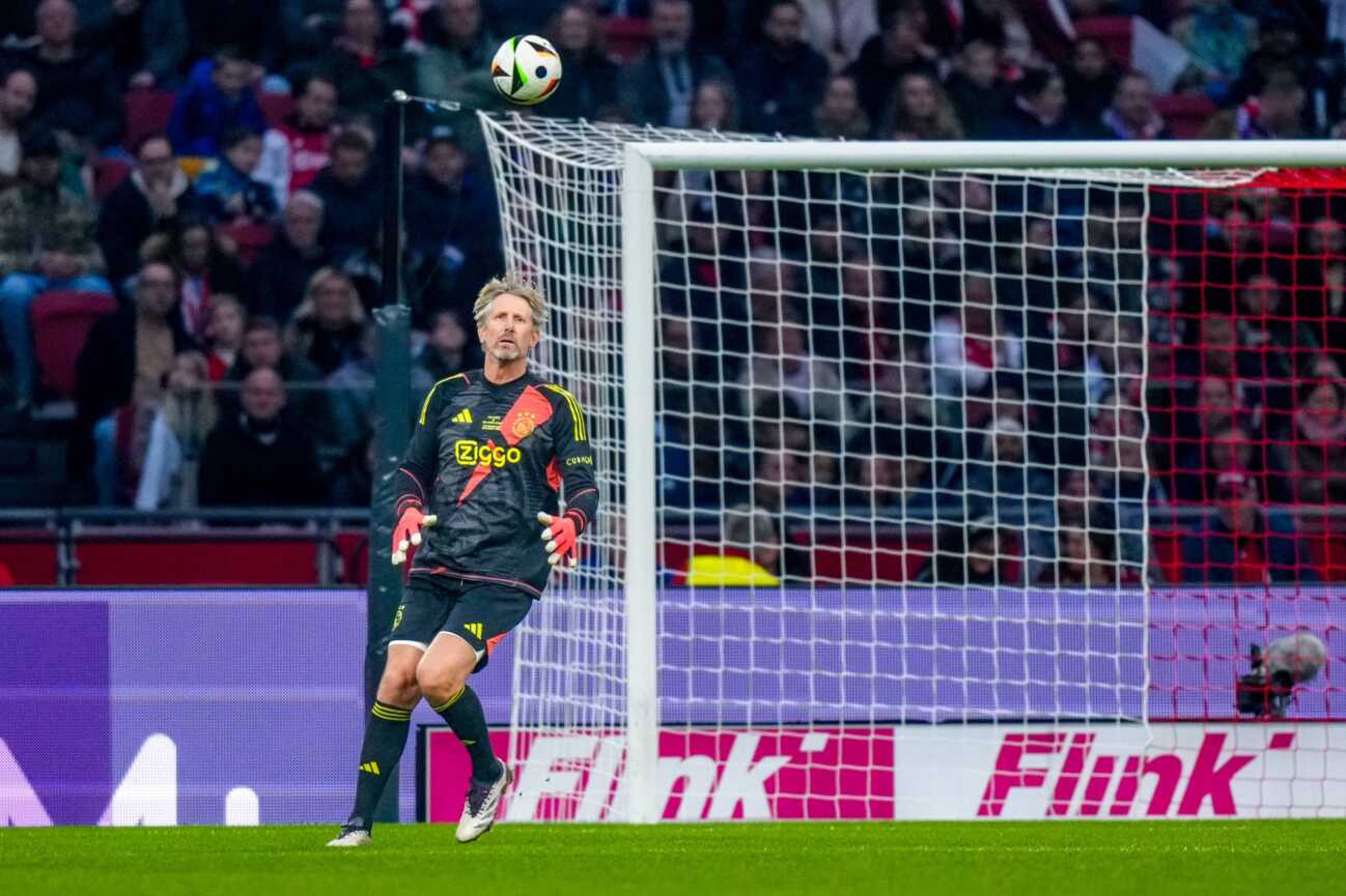 AMSTERDAM , 17-11-2024 , Johan Cruijff ArenA , Season 2024 2025 , Football , Ajax 125 years anniversary match . Match between Ajax Legends and Real Madrid Legends . Ajax goalkeeper Edwin van der Sar Ajax Legends - Real Madrid Legends PUBLICATIONxNOTxINxNED x26774226x Copyright: