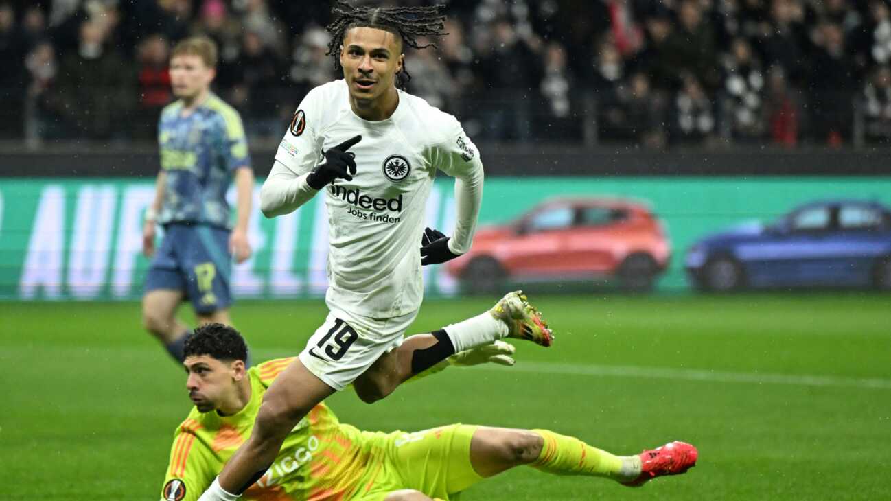 Traumfußball gegen Ajax: Frankfurt steht im Viertelfinale