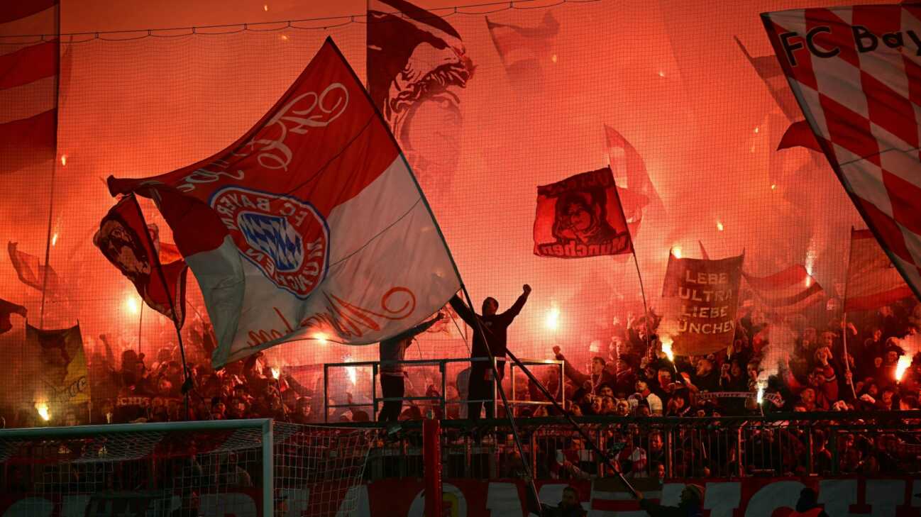 Pyro: FC Bayern muss Strafe zahlen - Stadion-Teilsperrung droht